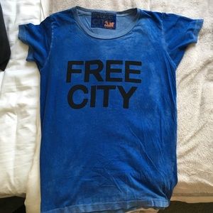 Free City Tee